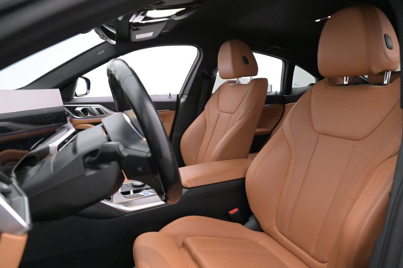 BMW i4 bild 11