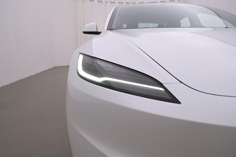 Tesla Model 3 bild 25