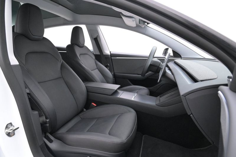Tesla Model 3 bild 10