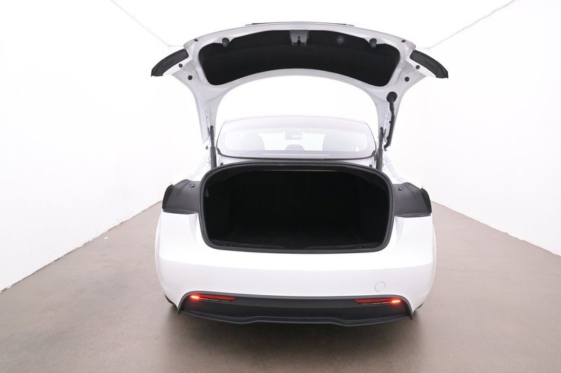 Tesla Model 3 bild 22
