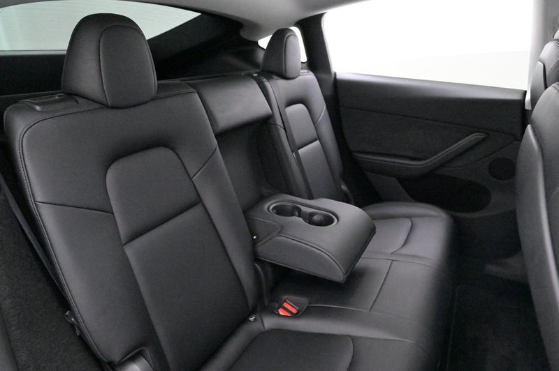 Tesla Model Y bild 22