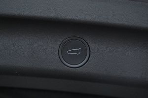 Tesla Model Y bild 24