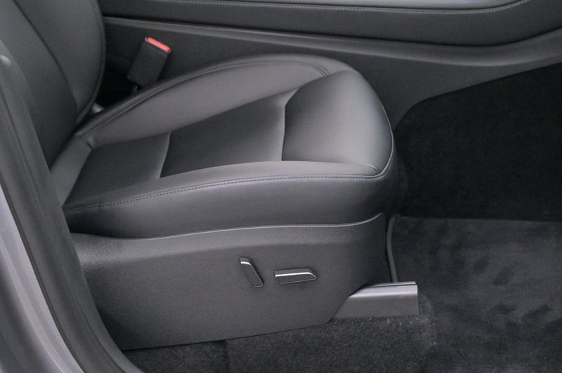 Tesla Model Y bild 11