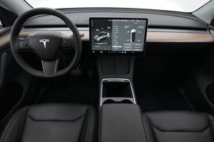 Tesla Model Y bild 6