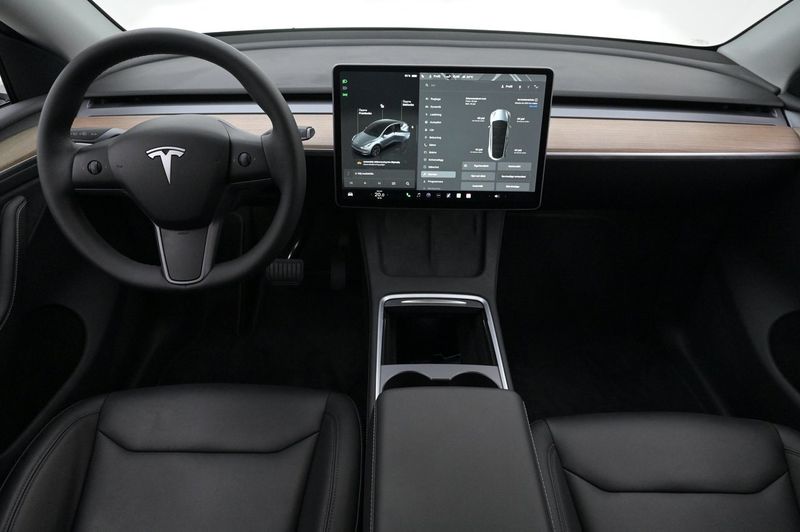 Tesla Model Y bild 6