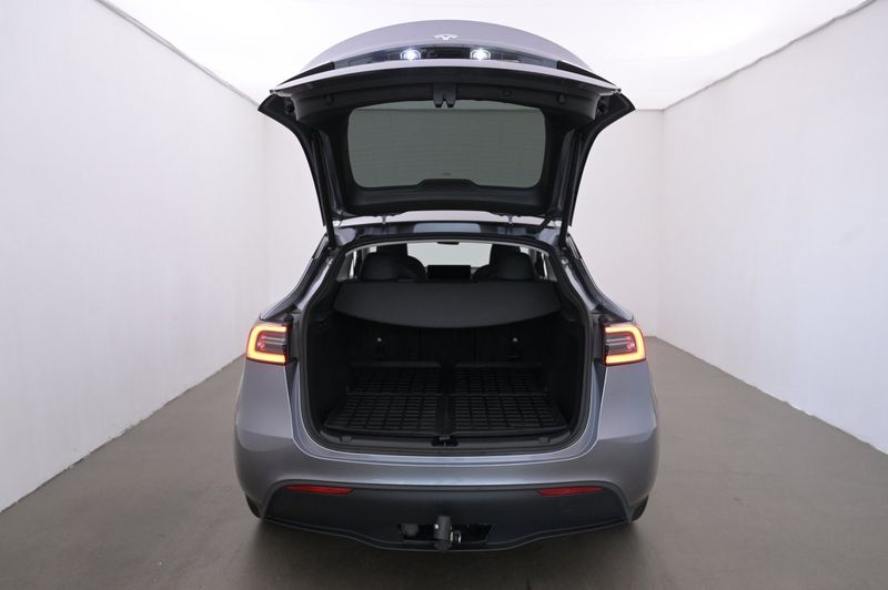 Tesla Model Y bild 23