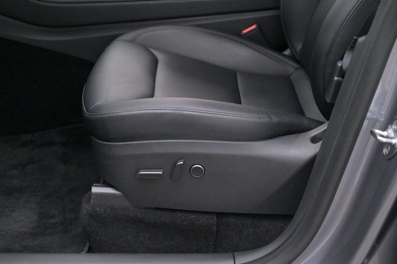 Tesla Model Y bild 9