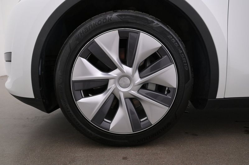 Tesla Model Y bild 27