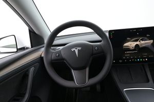 Tesla Model Y bild 7