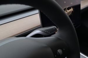 Tesla Model Y bild 8