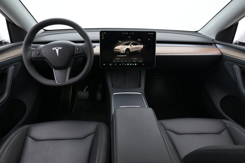 Tesla Model Y bild 6