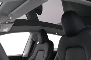 Tesla Model Y bild 25