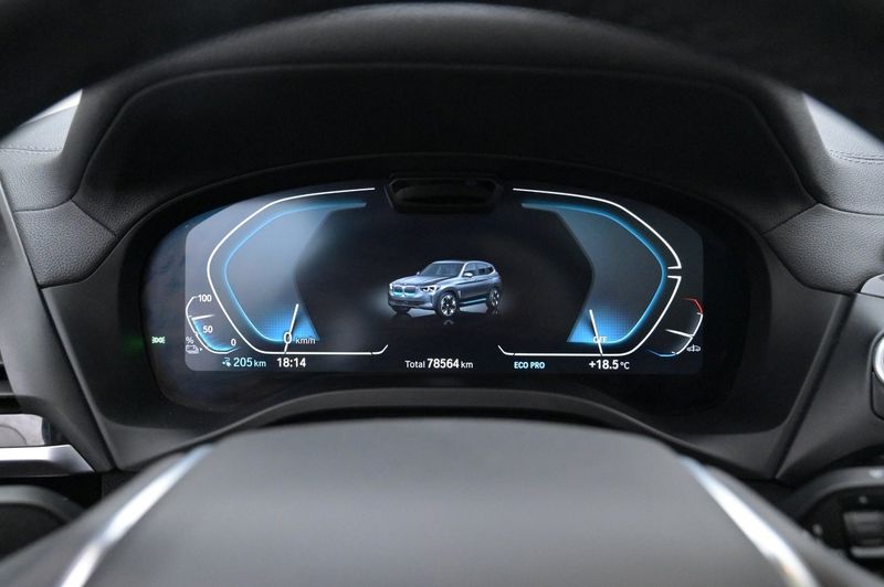 BMW iX3 bild 8