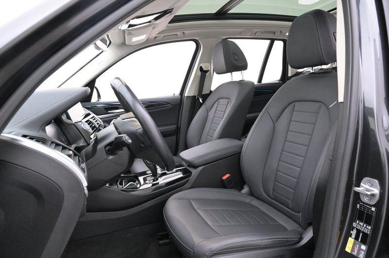 BMW iX3 bild 9