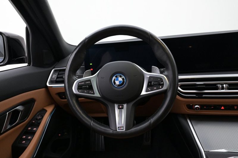 BMW 330 bild 7