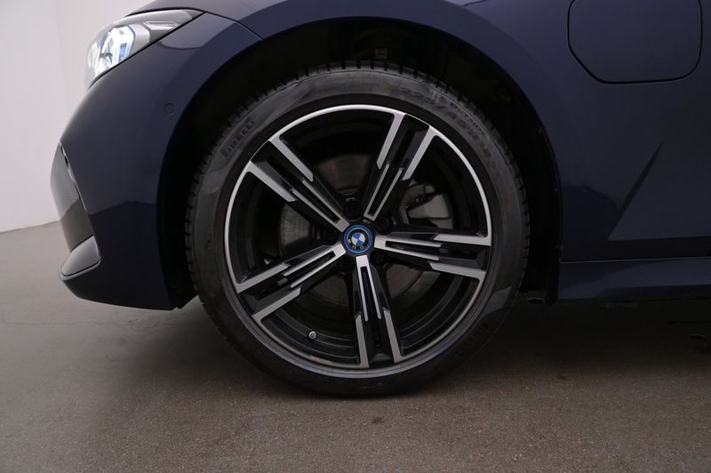 BMW 330 bild 27