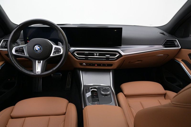 BMW 330 bild 6