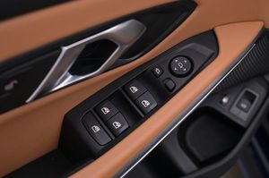 BMW 330 bild 12