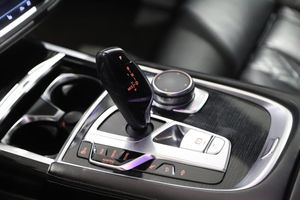 BMW 750 bild 11