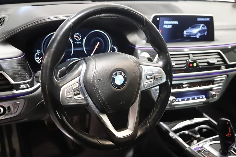 BMW 750 bild 9