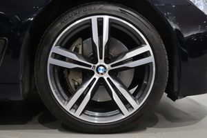 BMW 750 bild 8