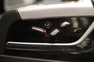BMW 750 bild 16
