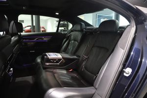 BMW 750 bild 14
