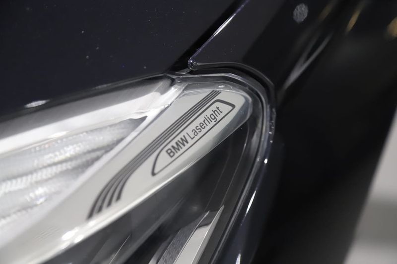 BMW 750 bild 4