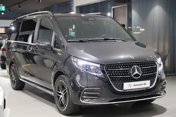 Mercedes V300 d 4MATIC / AMG / Burmester - 2026