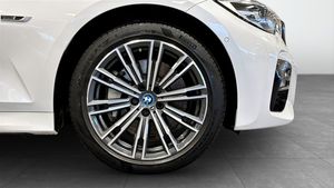 BMW 330 bild 9