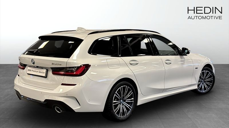 BMW 330 bild 2