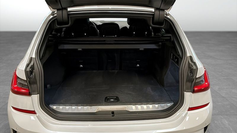 BMW 330 bild 10