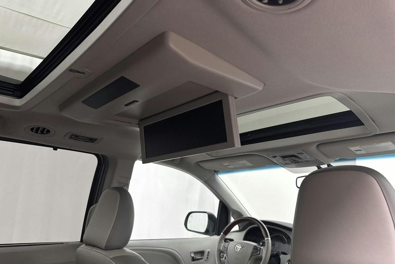 Toyota Sienna bild 17