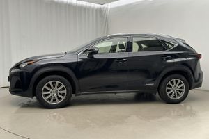 Lexus NX bild 2