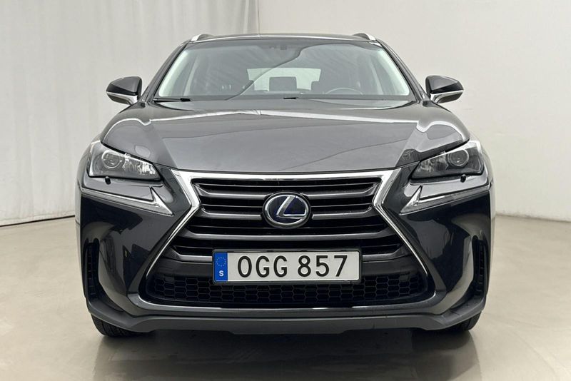 Lexus NX bild 4