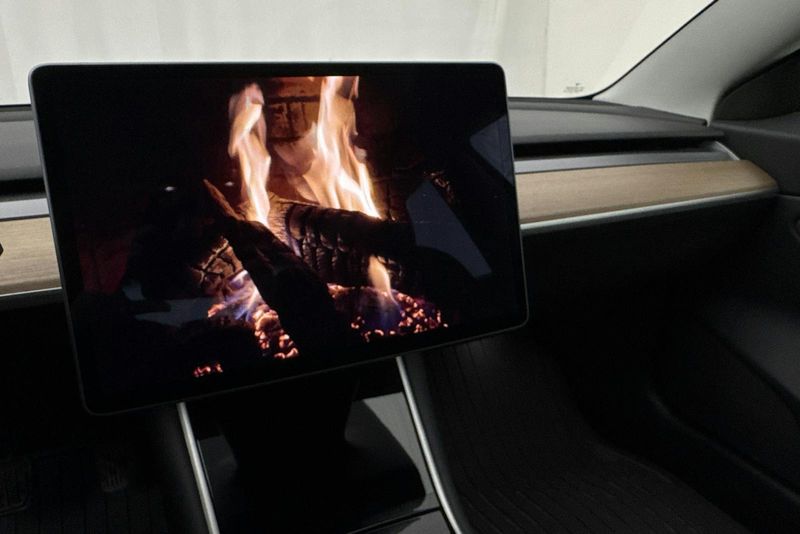 Tesla Model 3 bild 16
