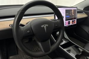 Tesla Model 3 bild 19