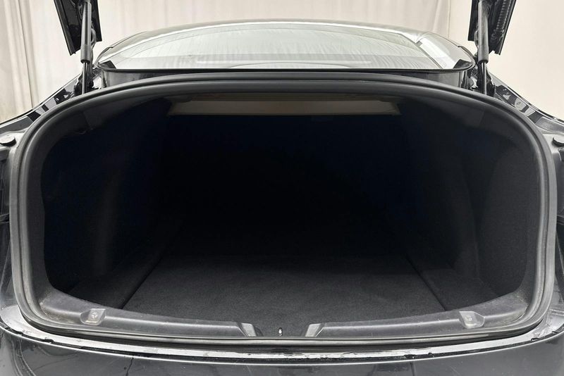 Tesla Model 3 bild 9