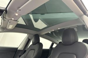 Tesla Model 3 bild 21
