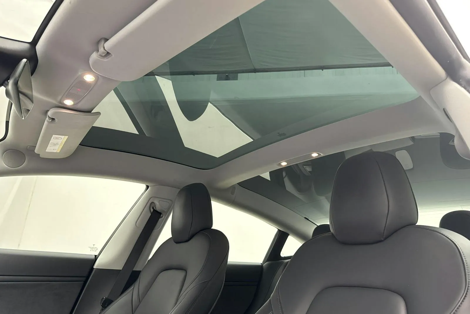 TESLA MODEL 3 GRANDE AUTONOMIE DUAL MOTOR 441ch 4X4 - TOIT PANORAMIQUE - CUIR - CAMÉRA DE RECUL - PHARES LED