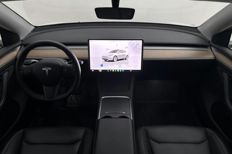 Tesla Model Y bild 6