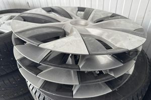 Tesla Model Y bild 19
