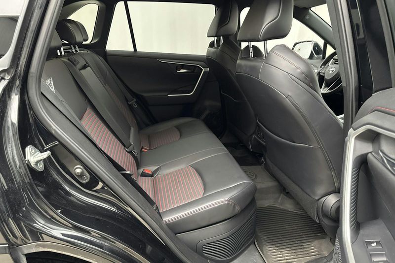 Toyota RAV4 bild 8