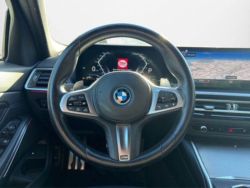 BMW 330 bild 13