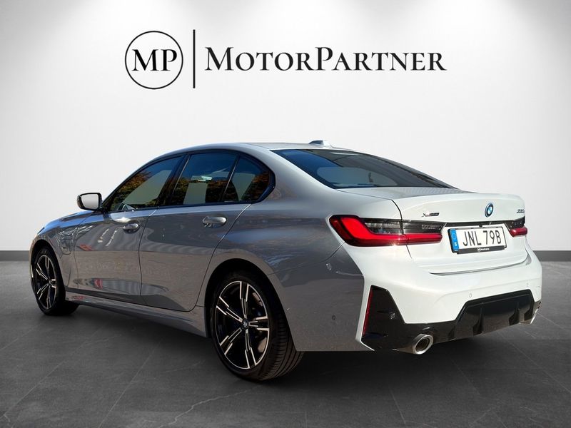 BMW 330 bild 6