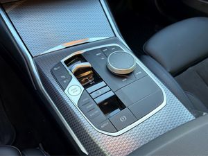 BMW 330 bild 19