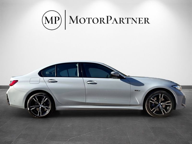 BMW 330 bild 9