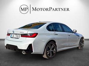 BMW 330 bild 8