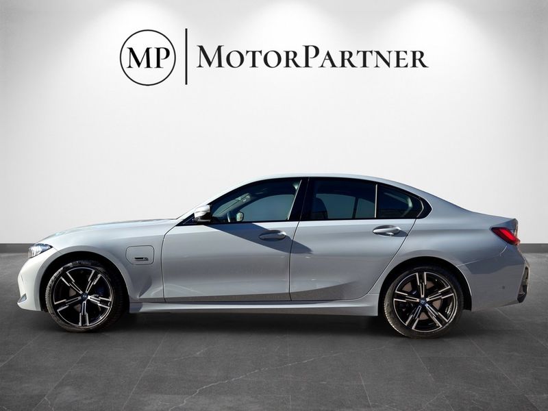BMW 330 bild 5