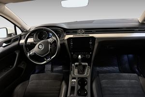 Volkswagen Passat bild 8